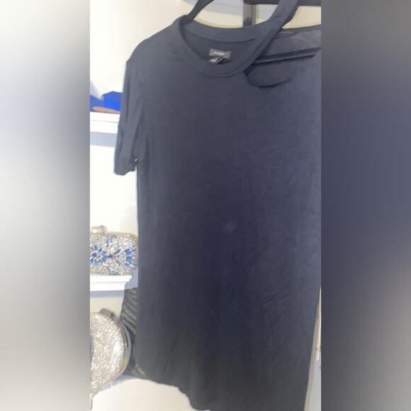 Cutout Detail T-Shirt
Halogen - Picture 7 of 9